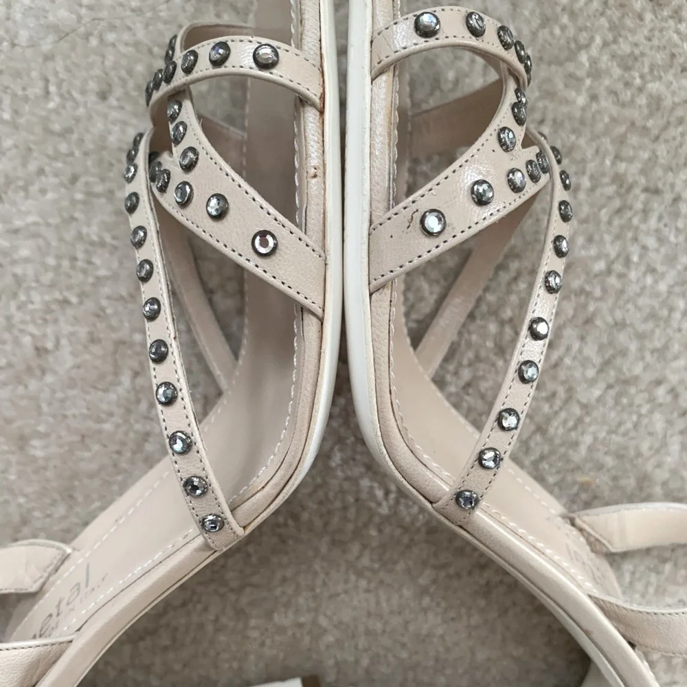 Neiman Marcus Cream Leather Heeled Sandals With Crystal Studs Size 10